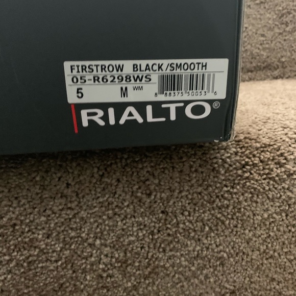 Women’s Rialto firstrow over the knee boots. - Picture 2 of 3